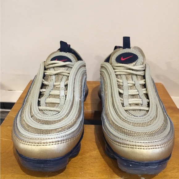 Nike Air Vapormax '97 GS 4Y Size Women's 5.5 Metallic Gold Shoes AQ2657-700 - Picture 2 of 7